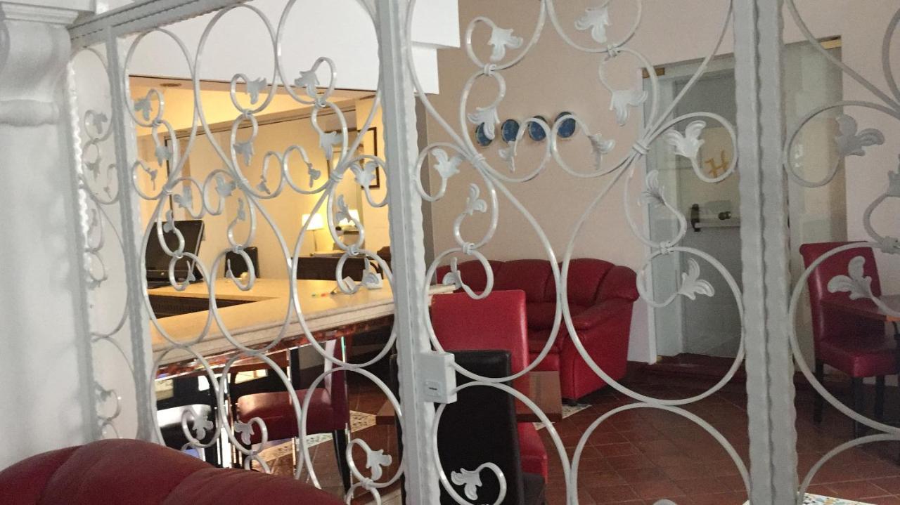 Caracciolo Hotel Rome