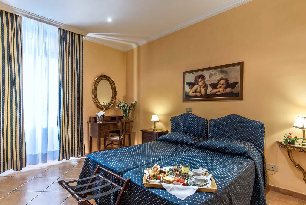 Caracciolo 3* Roma